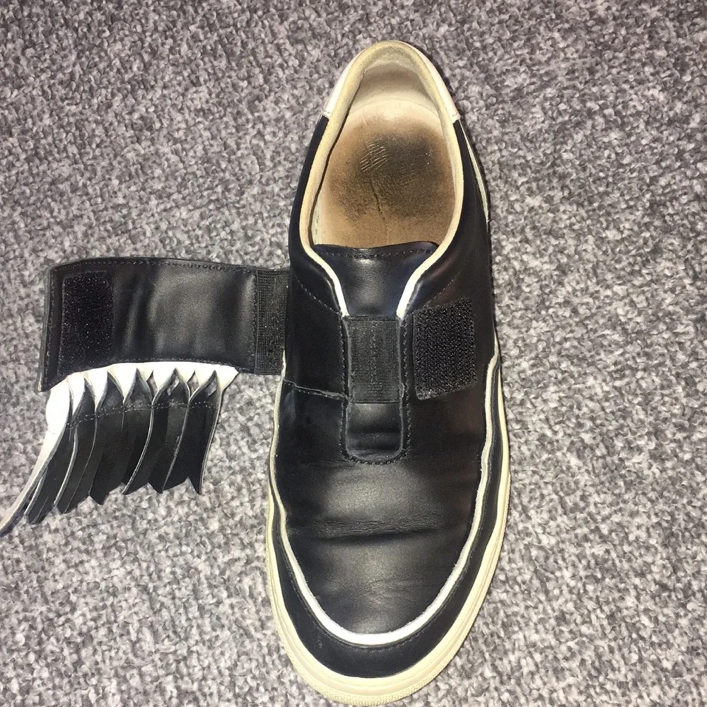 Tod’s Loafers Kiltie Fringe Black and White Leather Slip-on Sneakers Size 5